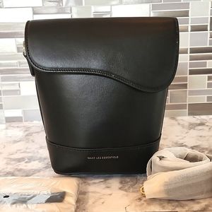 NEW Want les Essentiels Bucket bag